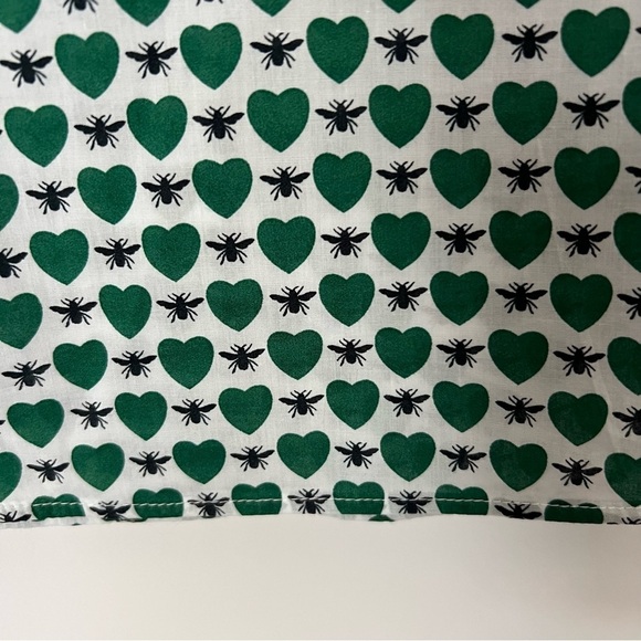 J. Crew Novelty Print Hearts & Bees Button Up Crisp Contemporary Perfect Shirt - Picture 10 of 12